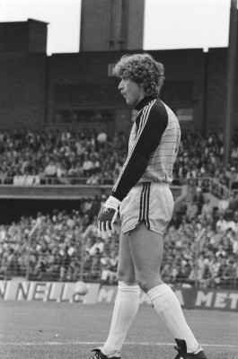 Amsterdam_707_toernooi_,_AZ_67_tegen_FC_Koln_Koln-keeper_Schumacher,_close,_Bestanddeelnr_932-2772.jpg