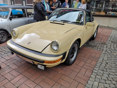 Porsche 911 SC 2.jpg