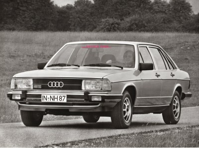 Audi 100 C2 1980 007.jpg