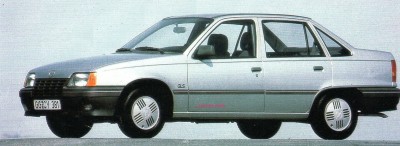 Opel Kadett E Limousine 1987.jpg