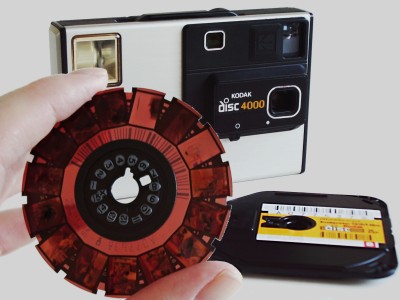 Camera_Kodak_Disc_4000_with_disc_film.jpg