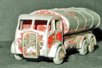 ERF-Tanker_Matchbox_SammlungTorsten_b.jpg