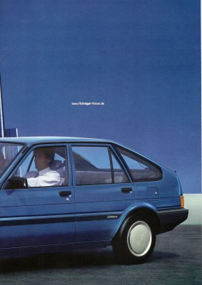 Toyota Corolla 1983 09.jpg